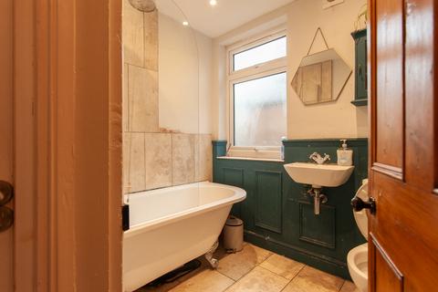 4 bedroom terraced house to rent, Lindley Street, York YO24