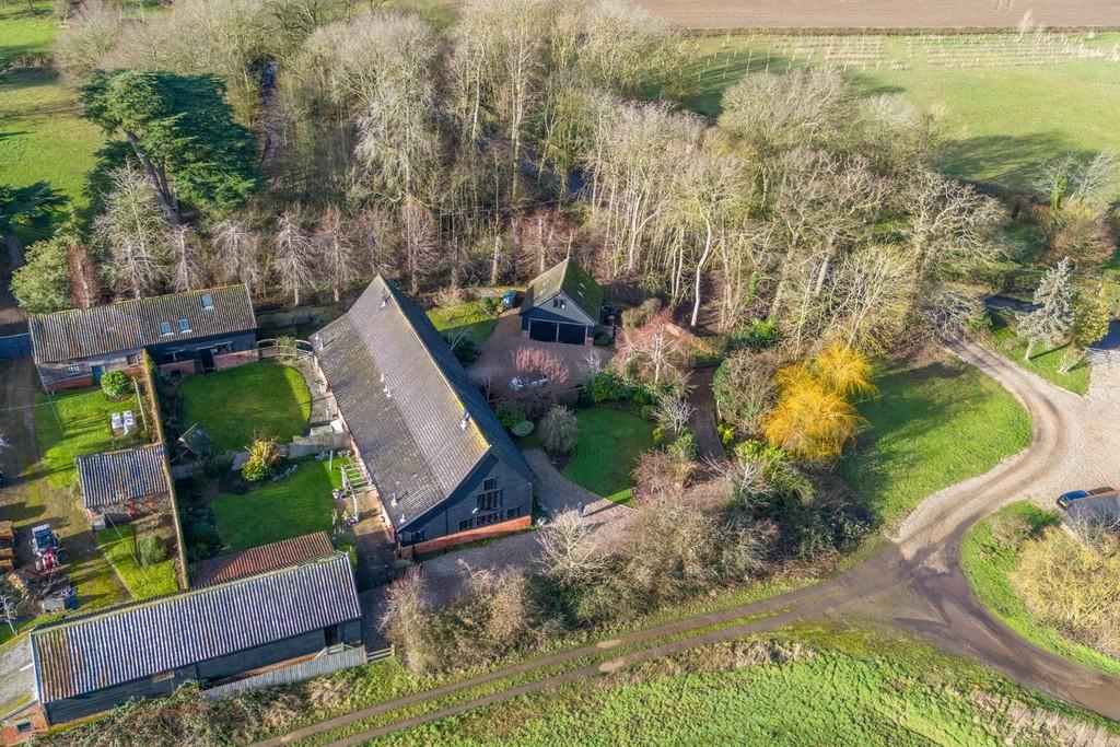 1440px Old Oak Barn - 67