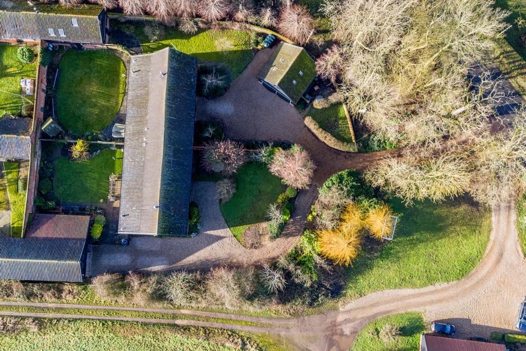 1440px Old Oak Barn - 71