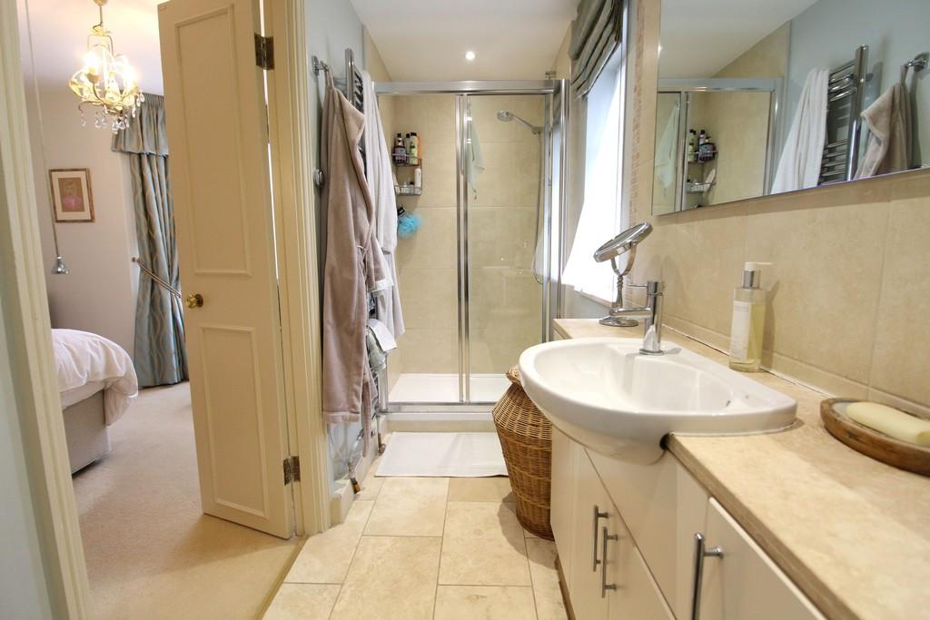 En suite 2