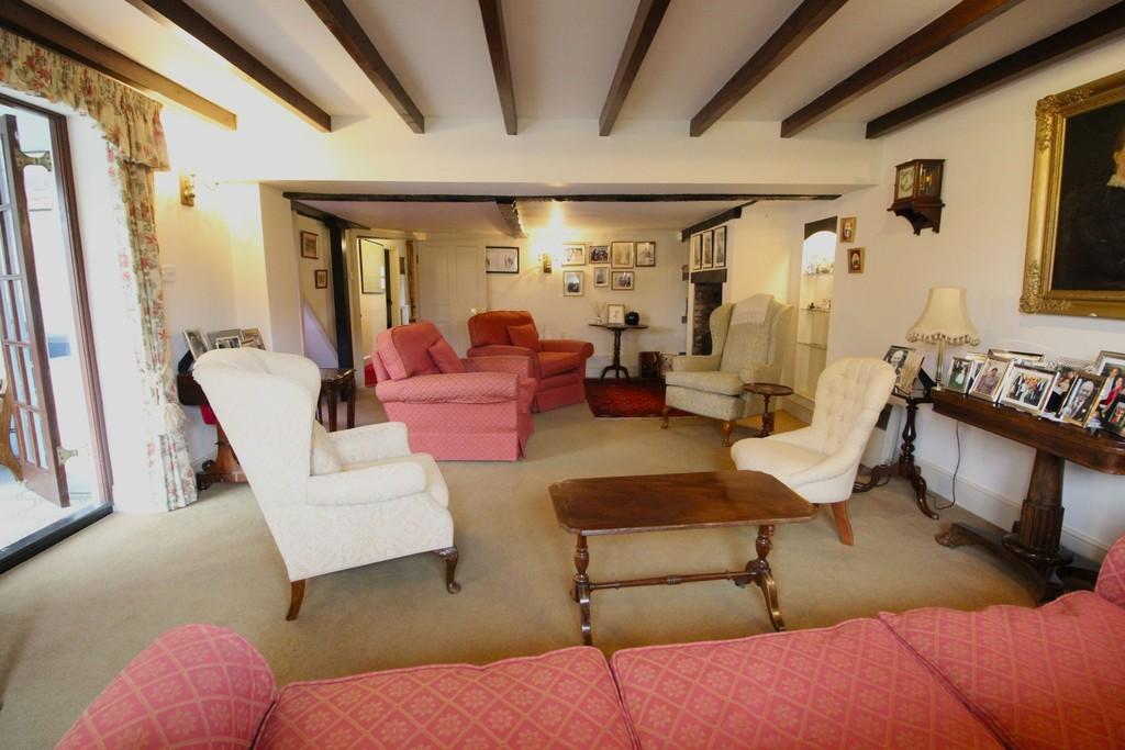 Lounge 2