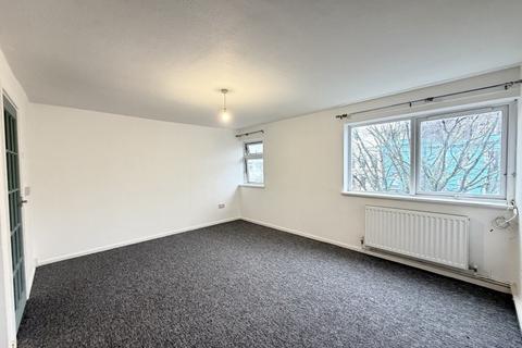 2 bedroom apartment to rent, 34 Vauxhall Street