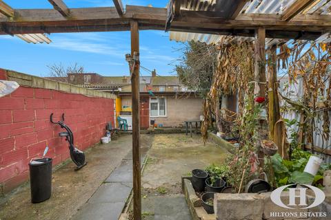 3 bedroom terraced house for sale, Trinity Road, Southall