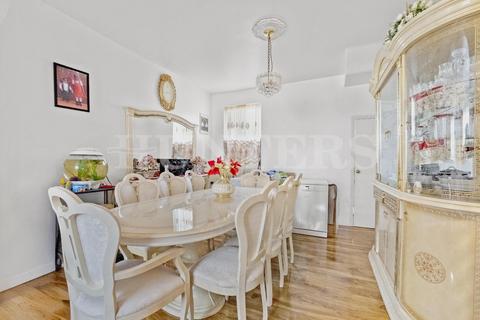 3 bedroom terraced house for sale, Thackeray Avenue, London, N17
