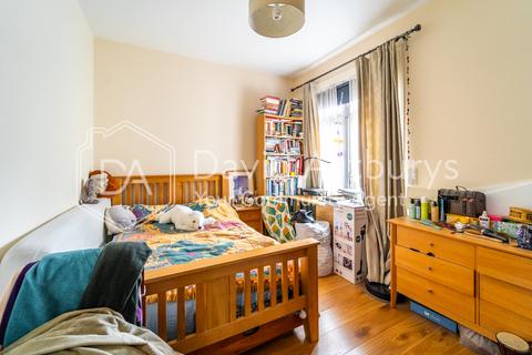 undefined, Bowes Road, Bounds Green , London