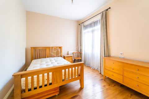 2 bedroom ground floor flat to rent, Bowes Road, Bounds Green , London