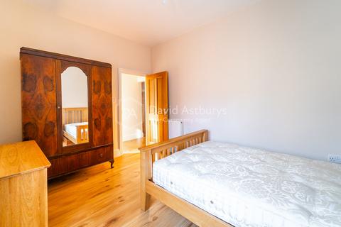 2 bedroom ground floor flat to rent, Bowes Road, Bounds Green , London