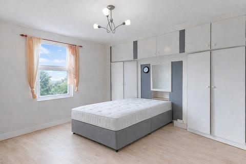 Property to rent, Nimrod Road, Furzedown