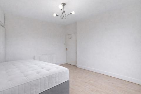 Property to rent, Nimrod Road, Furzedown