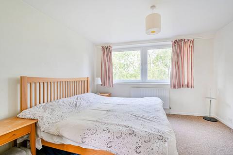 2 bedroom flat for sale, Justin Close, Brentford, TW8