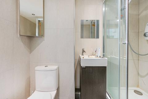 2 bedroom flat for sale, Justin Close, Brentford, TW8