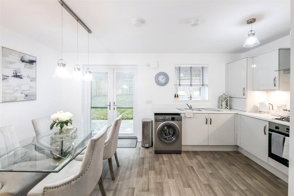 Kitchen/ Dining