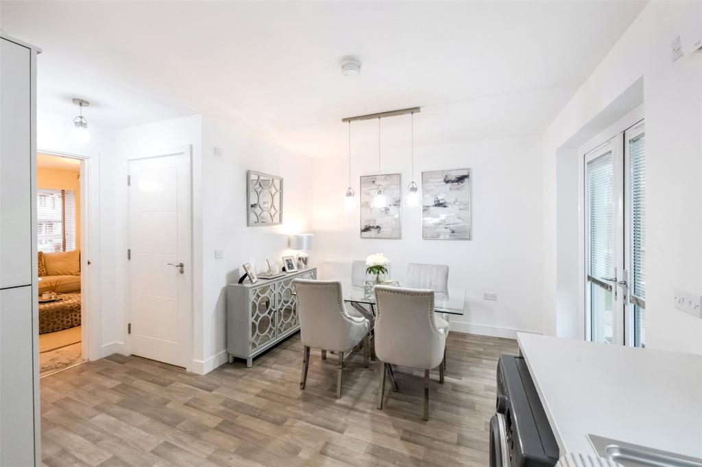 Kitchen/ Dining