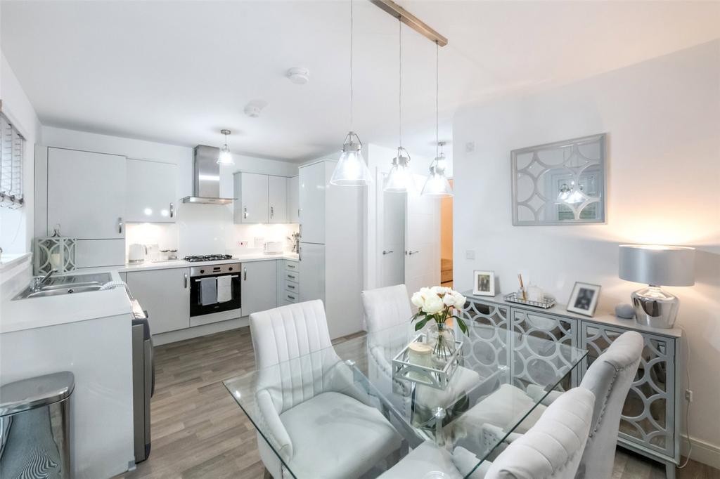 Kitchen/ Dining