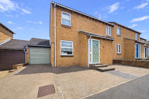 Midwinter Close, Tilehurst, Reading, Berkshire, RG30