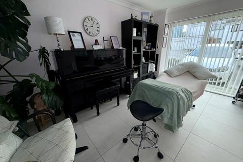 undefined, Maes Afallen, Bow Street SY24