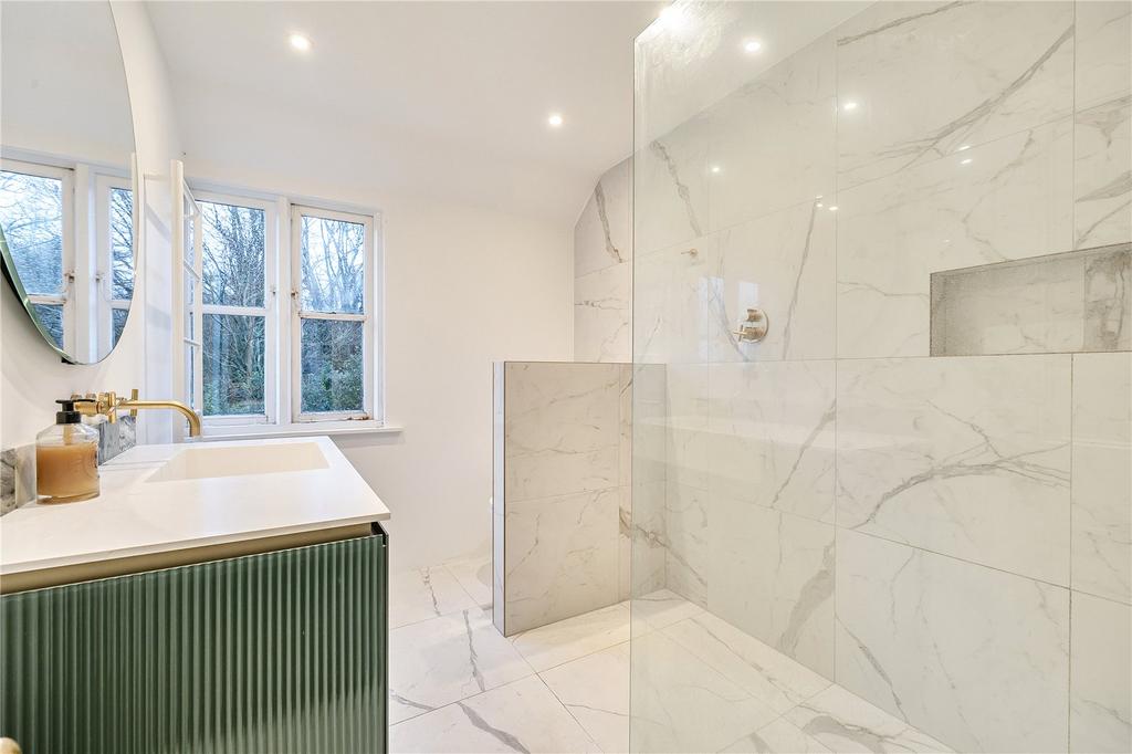 Ensuite