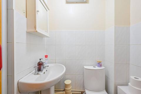 undefined, Discovery Walk, Wapping, London, E1W