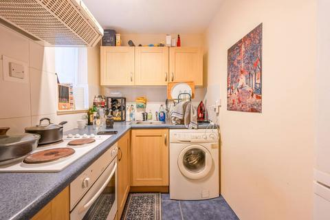 undefined, Discovery Walk, Wapping, London, E1W
