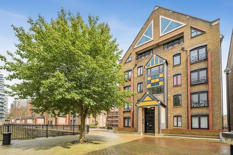 undefined, Discovery Walk, Wapping, London, E1W