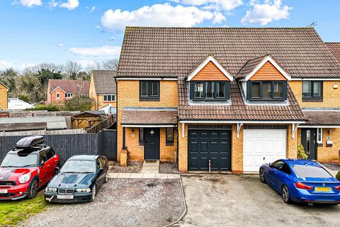 3 bedroom semi-detached house for sale, Vyner Close, Leicester LE3
