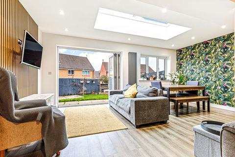 3 bedroom semi-detached house for sale, Vyner Close, Leicester LE3