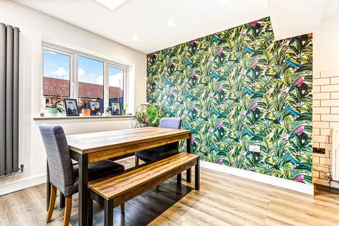 3 bedroom semi-detached house for sale, Vyner Close, Leicester LE3