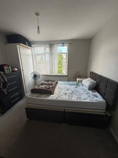 1 bedroom in a house share to rent, Lake Avenue, Rainham RM13