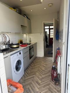 1 bedroom in a house share to rent, Lake Avenue, Rainham RM13