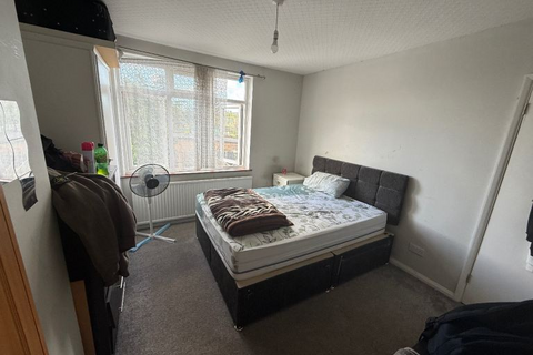 1 bedroom terraced house to rent, Lake Avenue Rainham, London, RM13