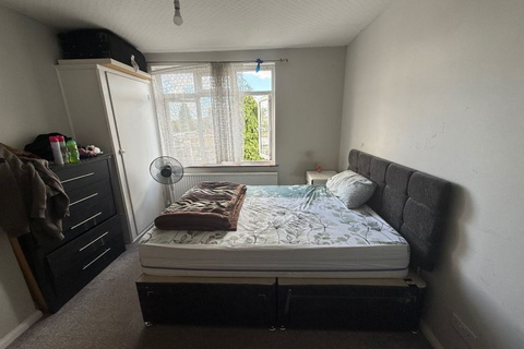 1 bedroom terraced house to rent, Lake Avenue Rainham, London, RM13