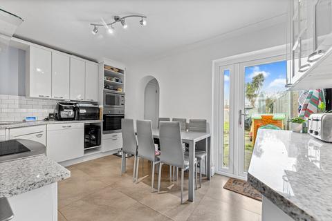 3 bedroom terraced house for sale, Wendover Road, Staines-upon-Thames, TW18