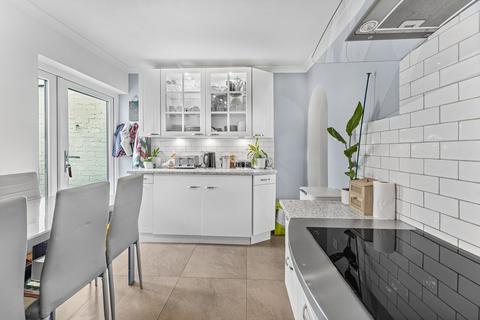 3 bedroom terraced house for sale, Wendover Road, Staines-upon-Thames, TW18
