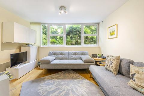 undefined, West Rise, St. Georges Fields, London
