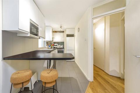 undefined, West Rise, St. Georges Fields, London