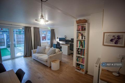 2 bedroom terraced house to rent, Ravensbourne Avenue, Bromley, BR2