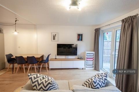 2 bedroom terraced house to rent, Ravensbourne Avenue, Bromley, BR2