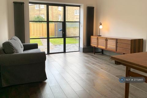 3 bedroom flat to rent, Cato Road, London, SW4
