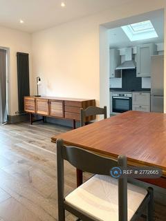 3 bedroom flat to rent, Cato Road, London, SW4