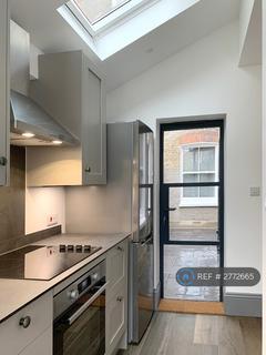 3 bedroom flat to rent, Cato Road, London, SW4