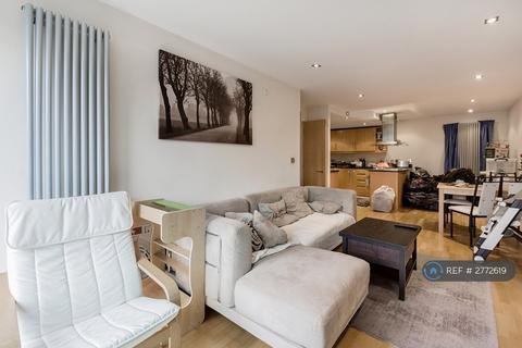 2 bedroom flat to rent, Millharbour, London, E14