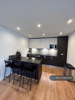 2 bedroom flat to rent, Croft House, London, NW9