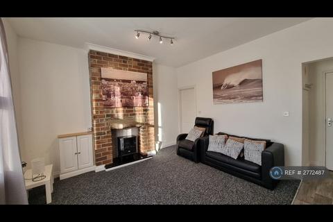 1 bedroom flat to rent, Tong Road, Leeds, LS12