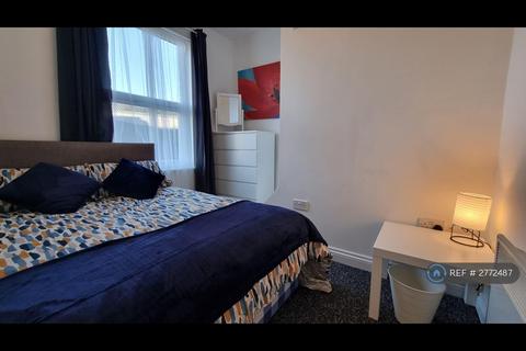 1 bedroom flat to rent, Tong Road, Leeds, LS12