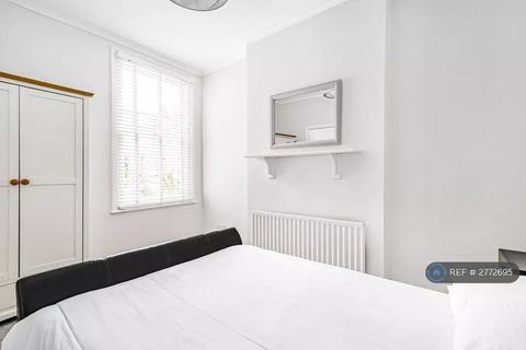 2 bedroom flat to rent, Blakemore Road, London, SW16