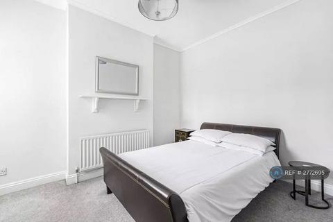 2 bedroom flat to rent, Blakemore Road, London, SW16