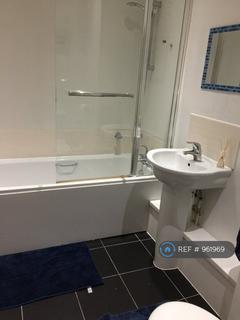 1 bedroom in a flat share to rent, Charcot Road, London, NW9