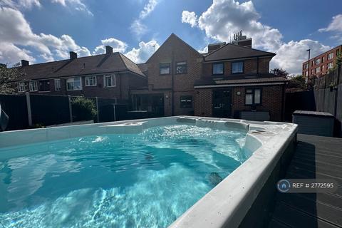 undefined, Grove Park Road, London, SE9