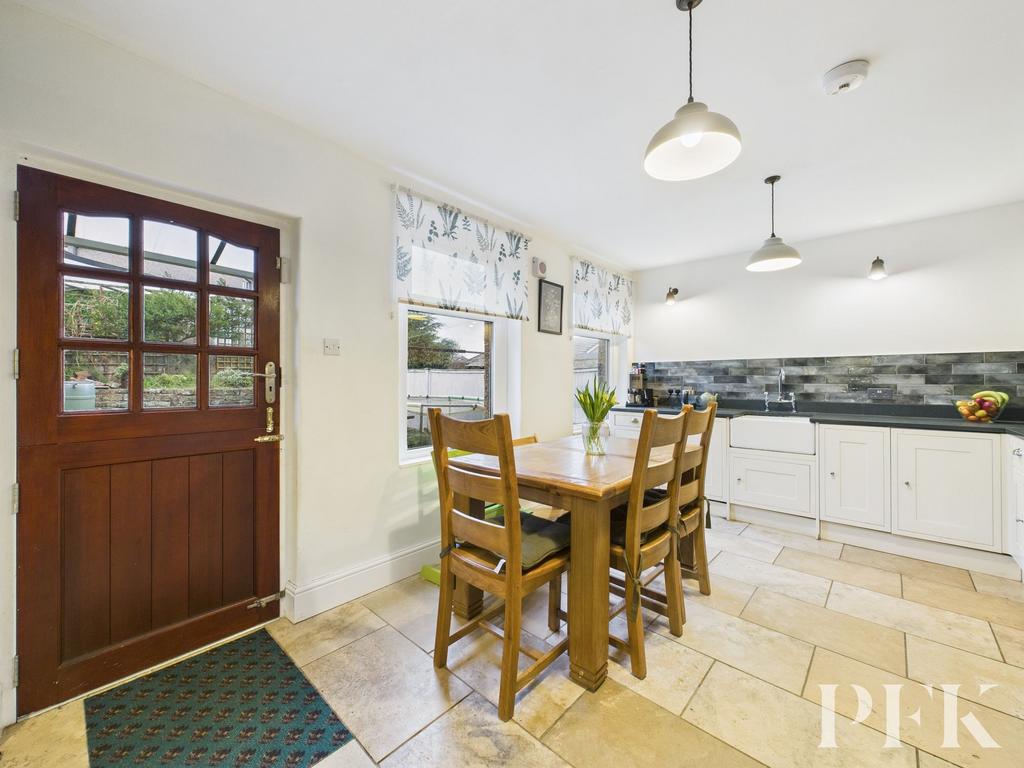 Kitchen / Dining