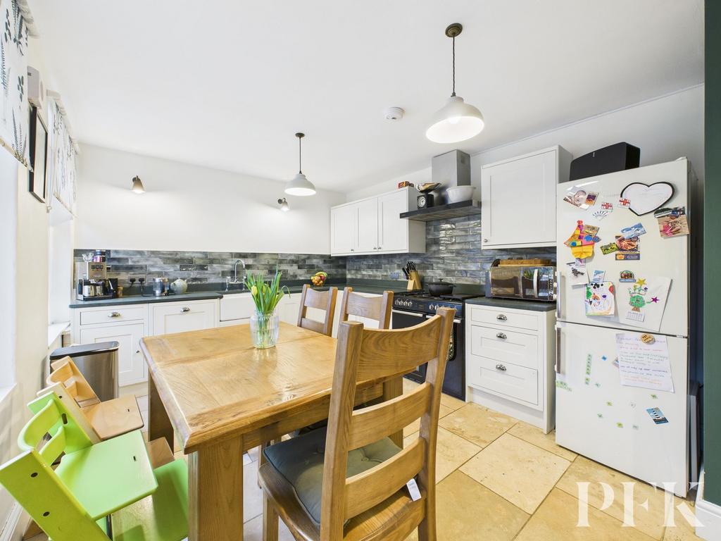 Kitchen / Dining